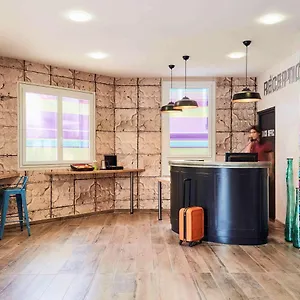 https://ibis-styles-hyeres-centre-gare.aixenprovencehotels.org